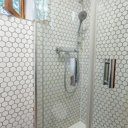 No 126 Apartment *