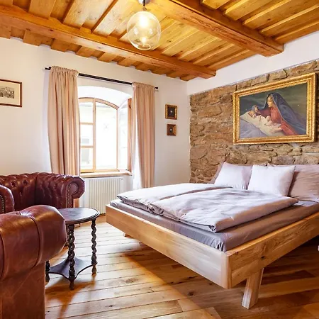 Apartment No 126 Loket