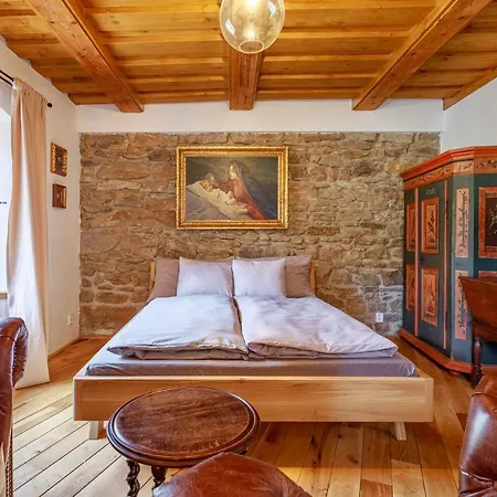Apartment No 126 Loket