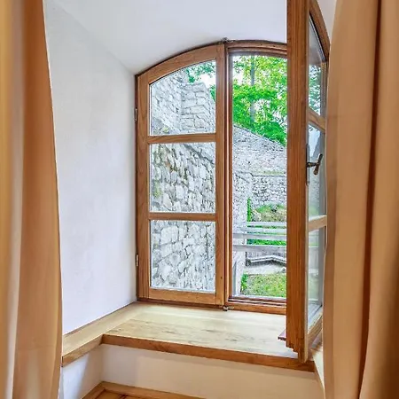 No 126 Apartment *